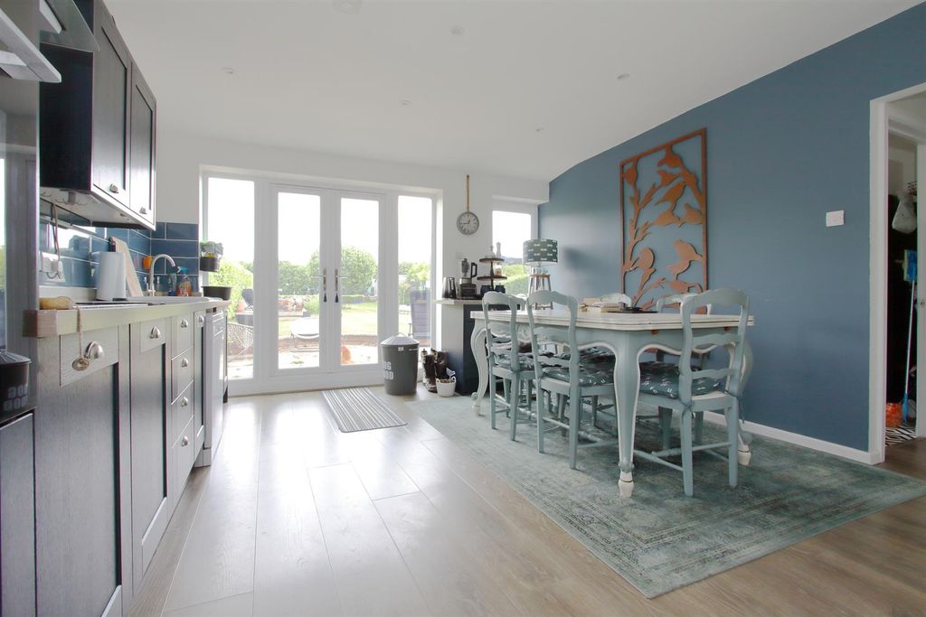 Property photo 2 of 22 Grange Villa