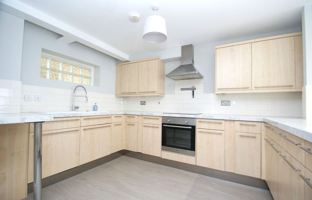 Property photo 2 of 13 Picture 2