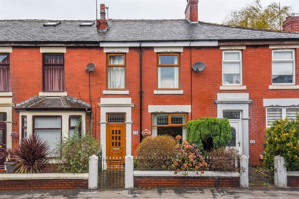 Property photo 1 of 25 Front External