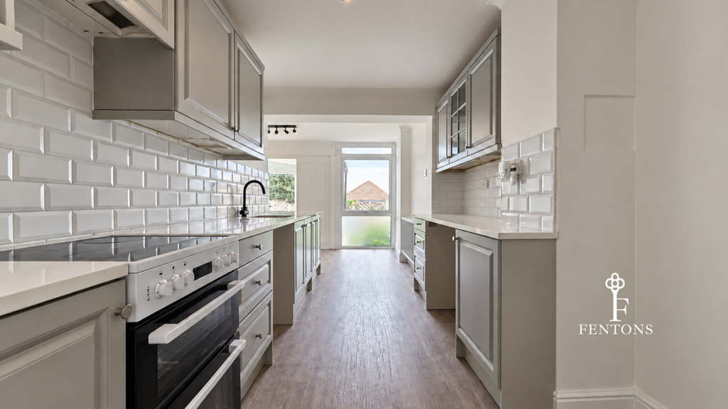Property photo 2 of 18 Kitchen
