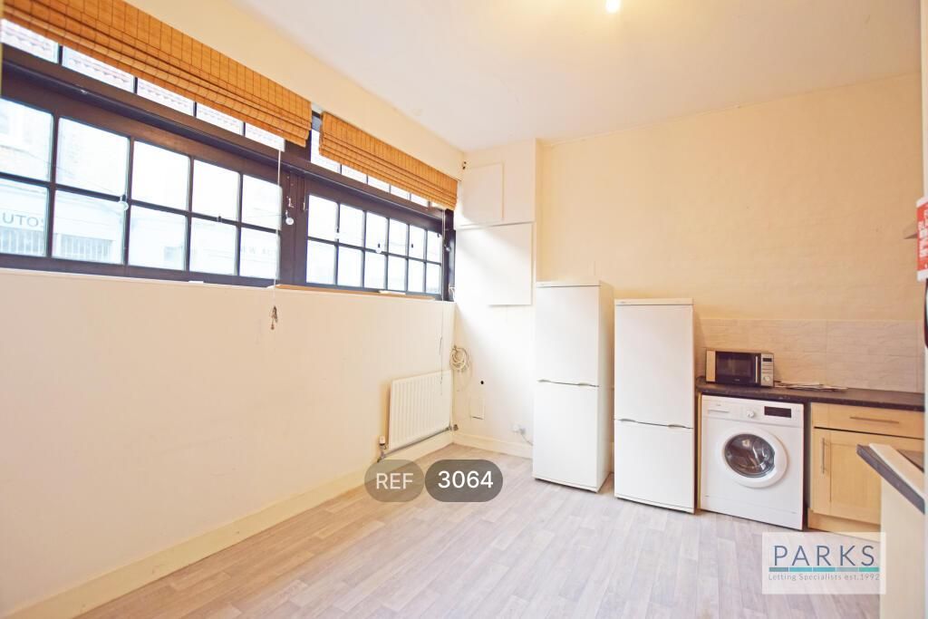 Property photo 3 of 12 Kitchen / Reception Room