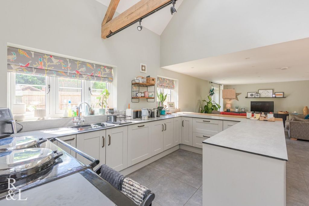 Property photo 2 of 40 Ashby (15).Jpg