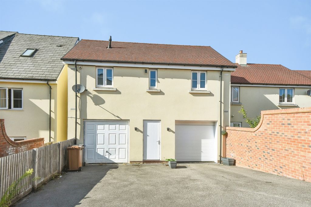 Property photo 3 of 20