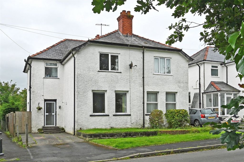 Property photo 1 of 13 6 Oxford Road