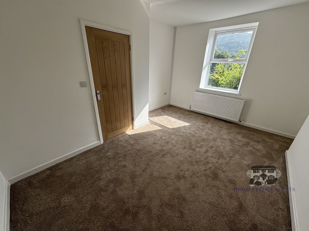 Property photo 3 of 14 Front Lounge
