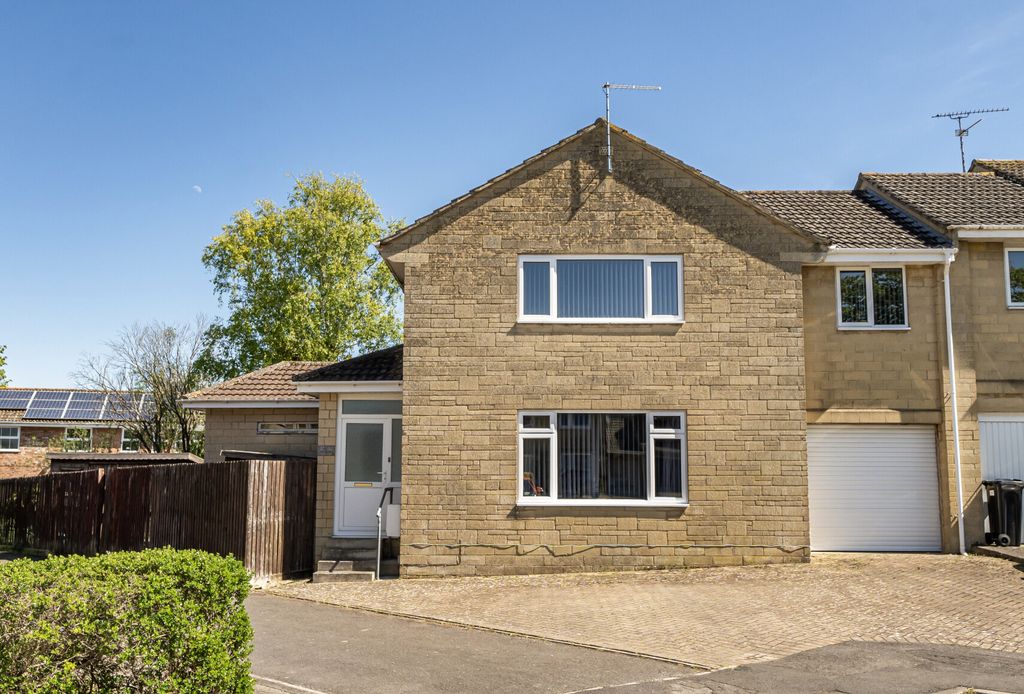 Property photo 1 of 20 1450571-19-69Eb7E...
