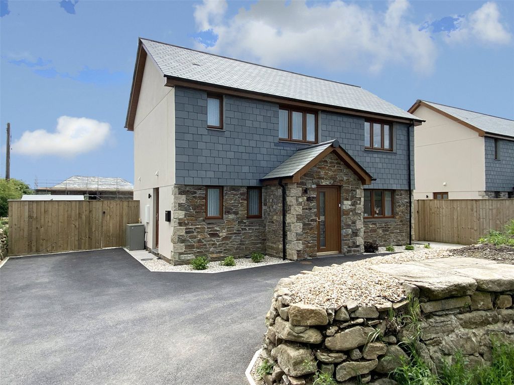 Property photo 1 of 12 1 - Picture No. 01