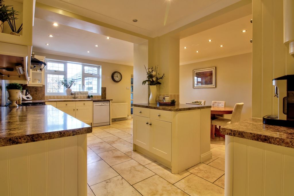 Property photo 2 of 14 Windy Arbour Kenilworth - Matt Clinton Ewemove