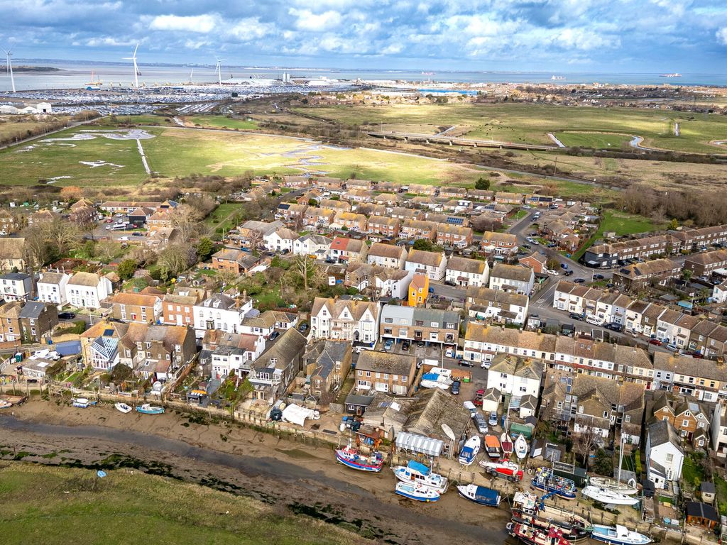 Property photo 2 of 24