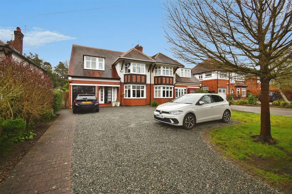 Property photo 1 of 25 Front External