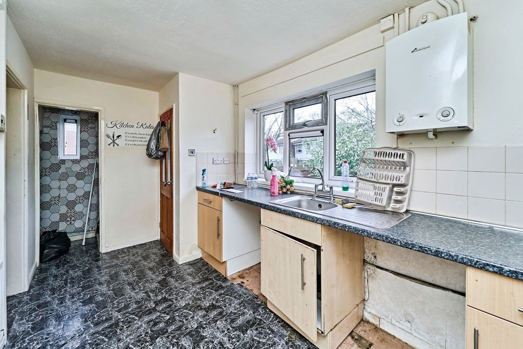 Property photo 2 of 17 Photo