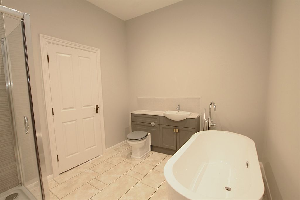 Property photo 2 of 17 (Main)