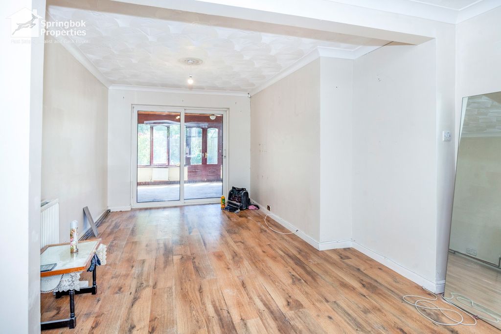 Property photo 3 of 18 Image 2