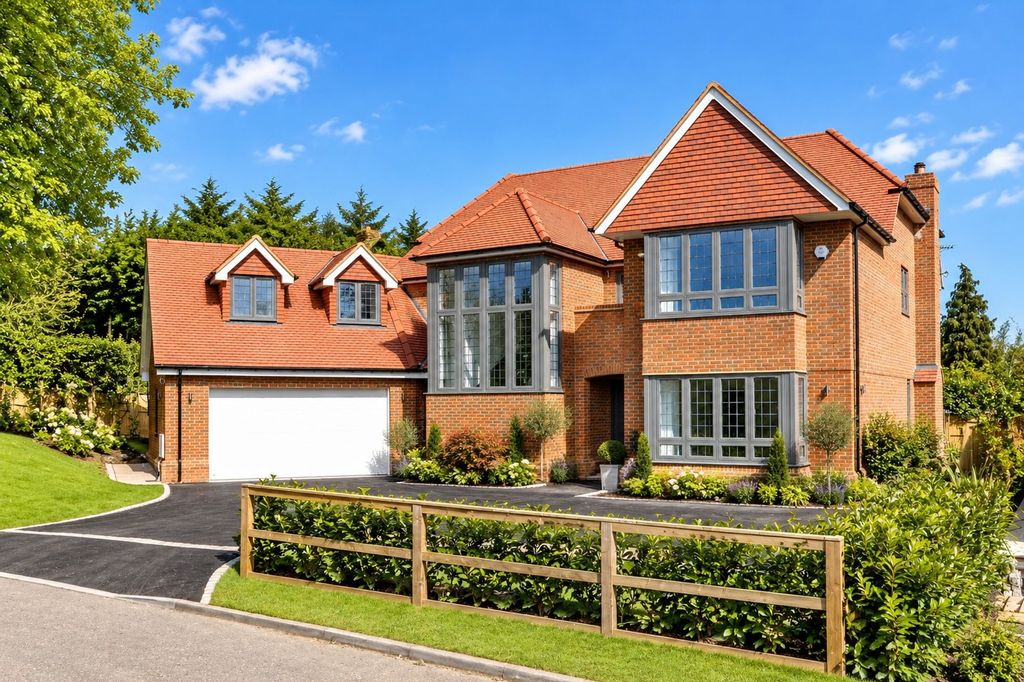 Property photo 1 of 16 External