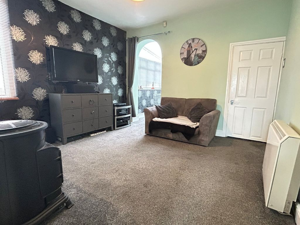 Property photo 3 of 18 Dining Room