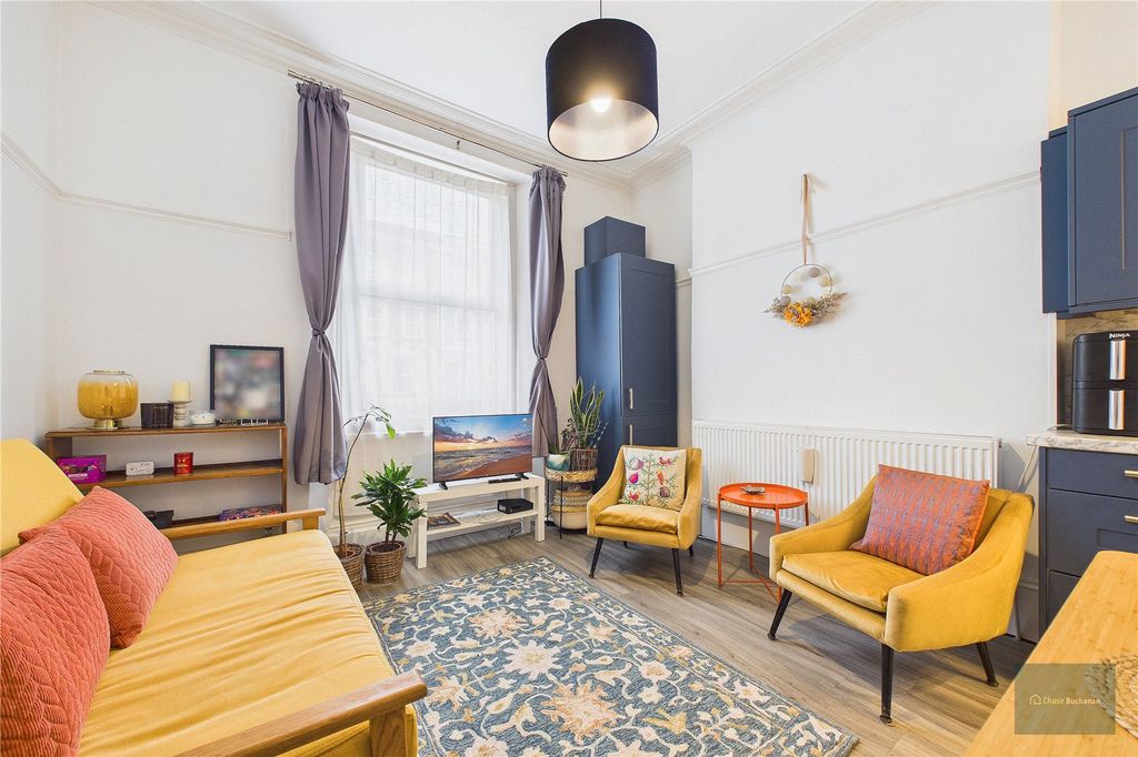 Property photo 2 of 6 Picture No. 21