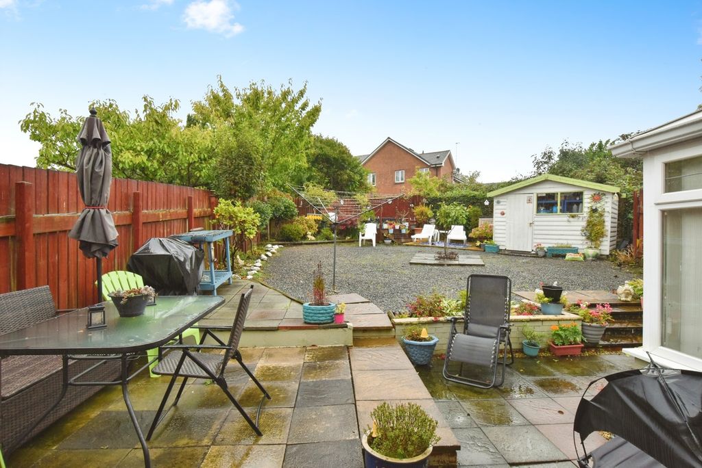 Property photo 3 of 31 Photo