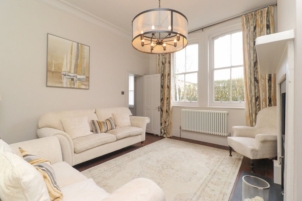 Property photo 2 of 15 Picture 2