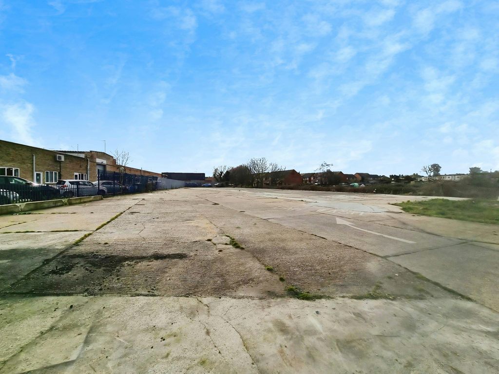 Property photo 2 of 3 9F97De15Pic 204.Jpg