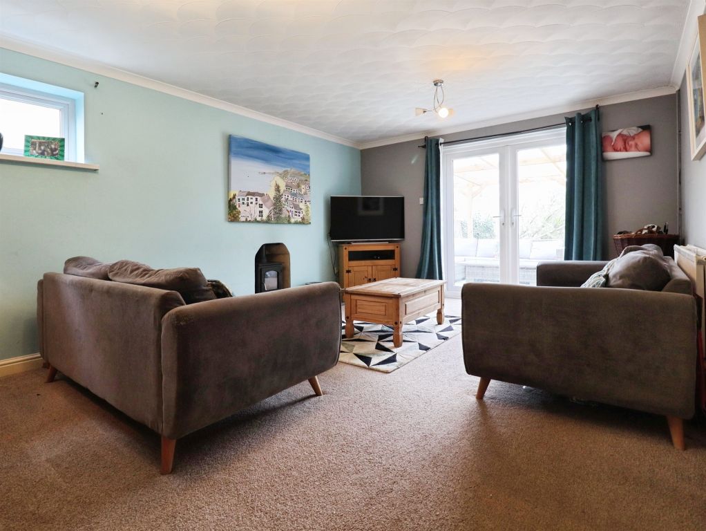 Property photo 2 of 21