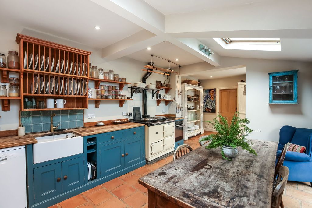 Property photo 3 of 26