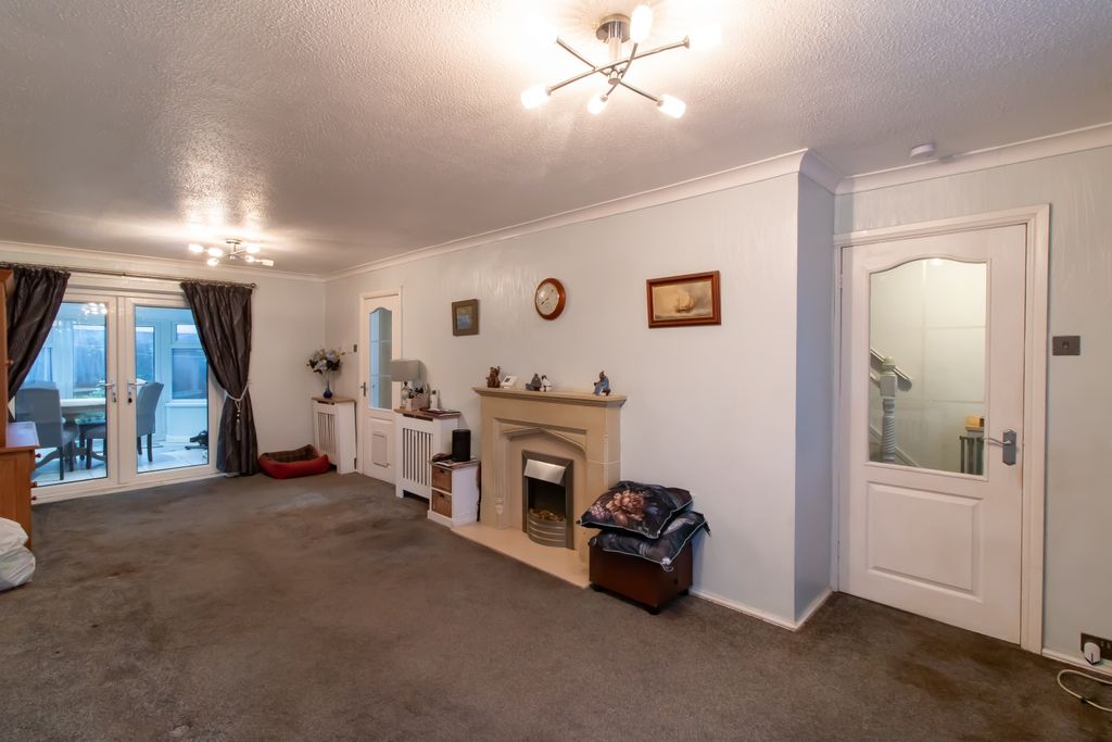 Property photo 3 of 18 Image 2