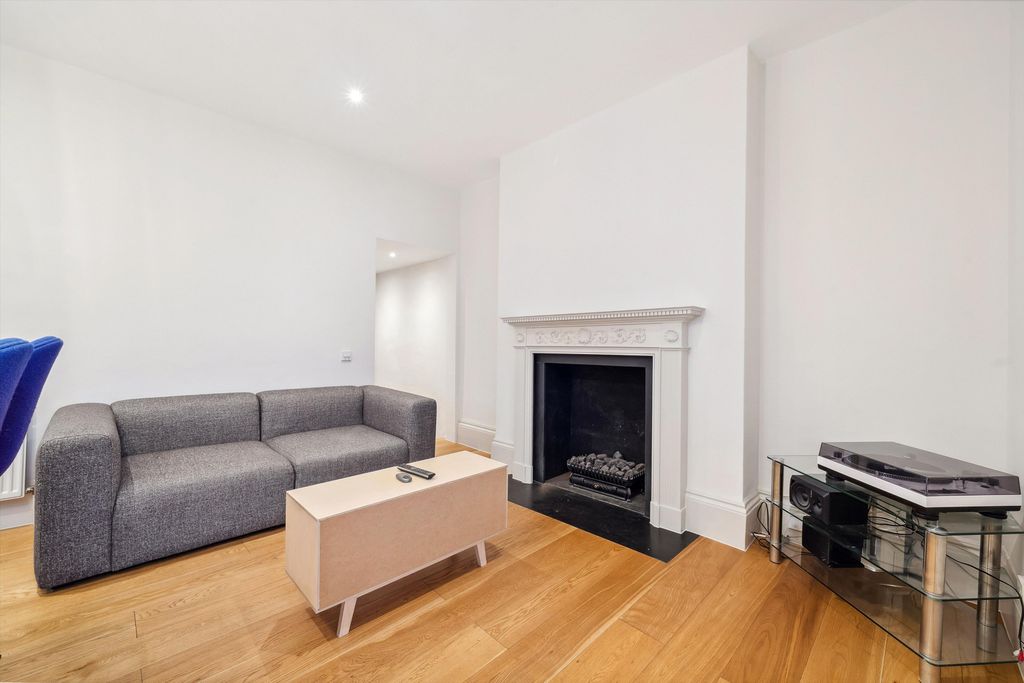 Property photo 3 of 10 Image