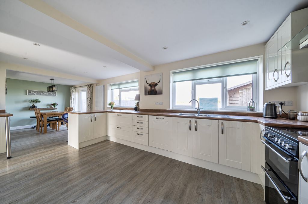 Property photo 2 of 17 1420180-17-69A98A...