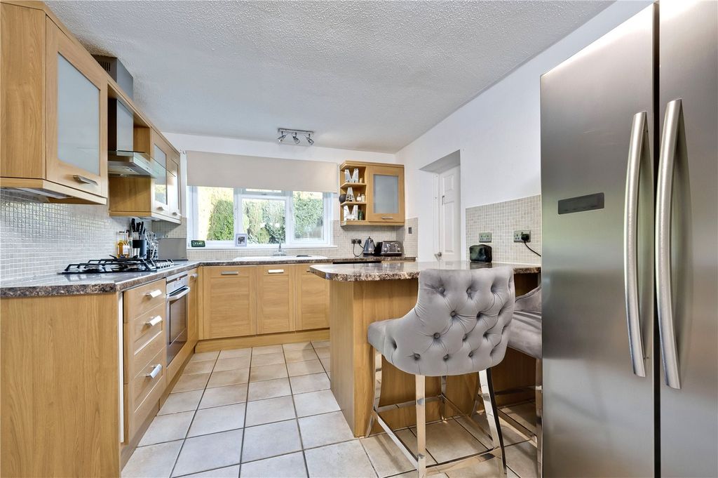 Property photo 2 of 9 Kitchen