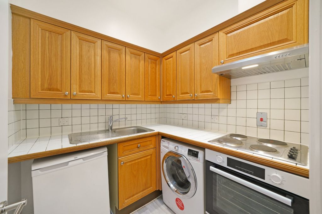 Property photo 3 of 17 Picture No. 12