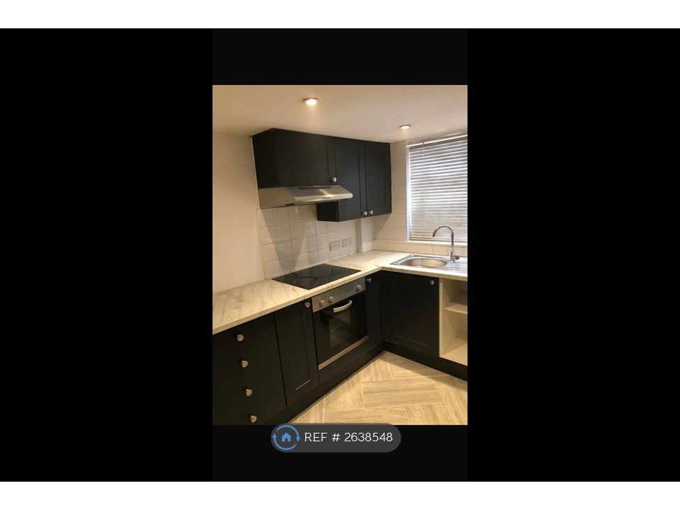Property photo 1 of 4 Kitchen