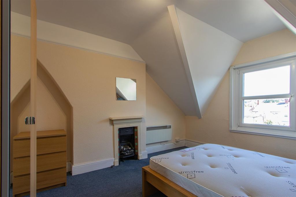 Property photo 3 of 8 Albany Road 183 E-5.Jpg