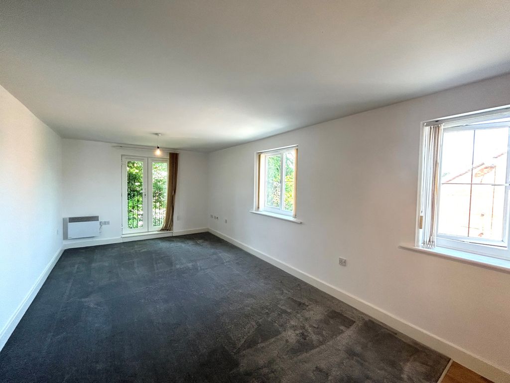Property photo 2 of 6 Living Room