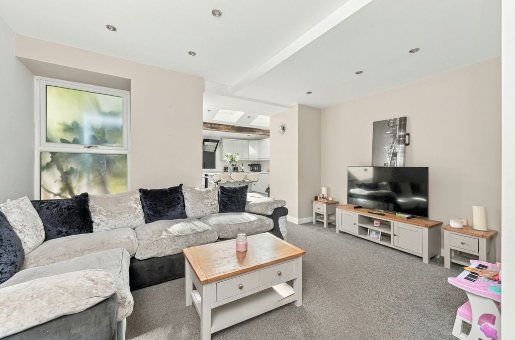 Property photo 2 of 43