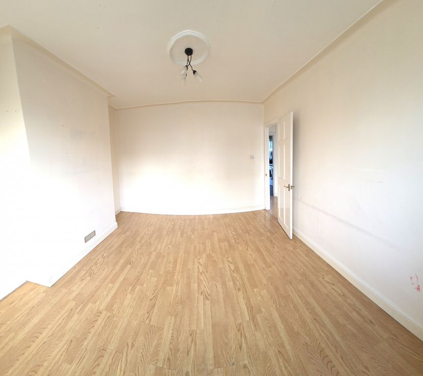 Property photo 3 of 16 Gallery