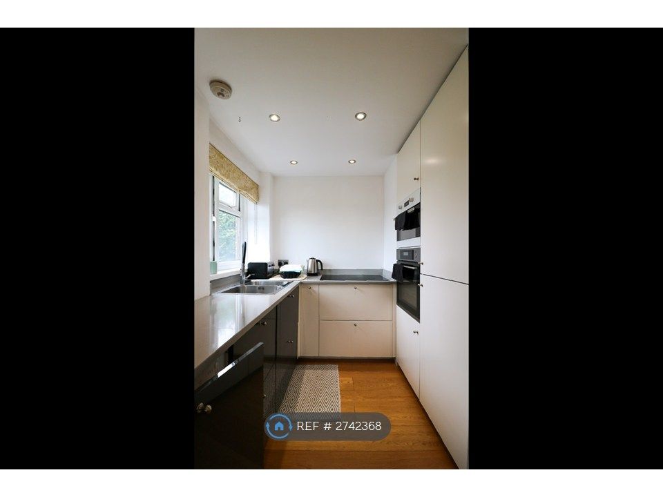 Property photo 3 of 9 Built-In Appliances In The Kitchen