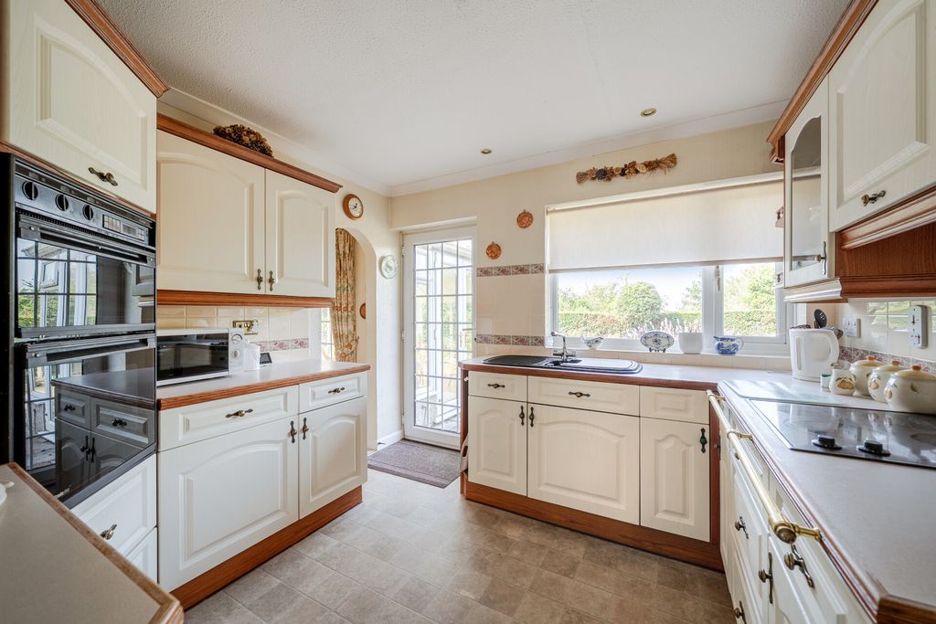 Property photo 3 of 20 3 - 1497715 (14).Jpg