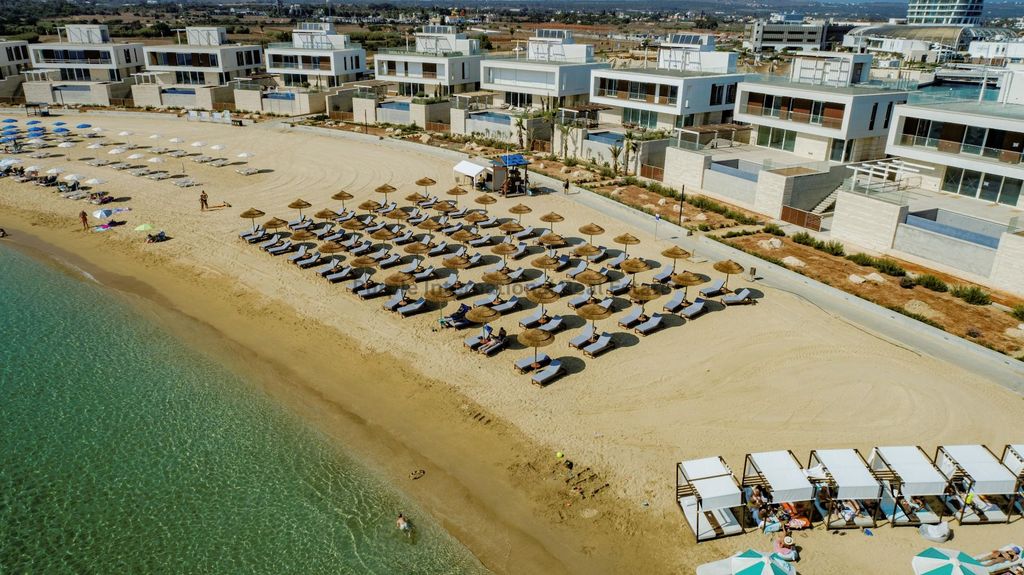 Property photo 2 of 38