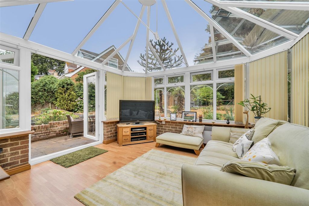 Property photo 2 of 24 For Sale By Aspire Residential | Cleveland Copse