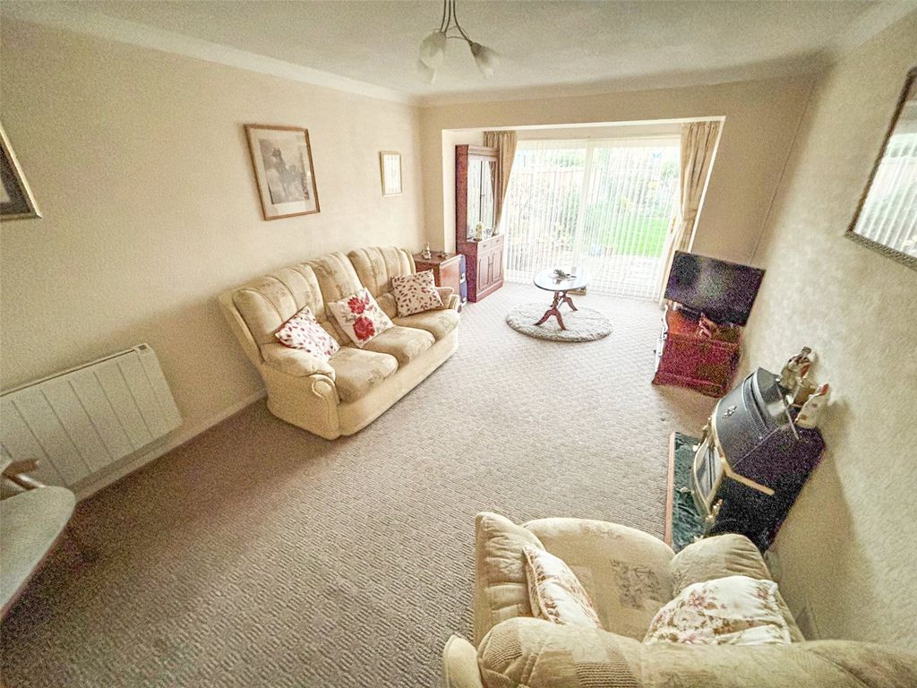 Property photo 2 of 10 Living Room