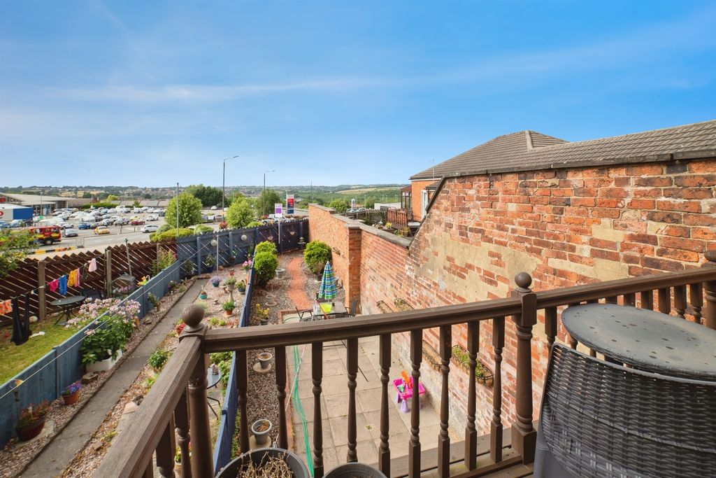 Property photo 2 of 19