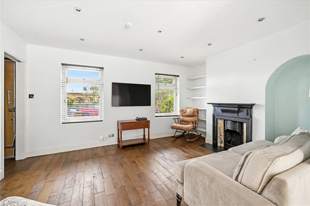 Property photo 2 of 19 Picture No. 22