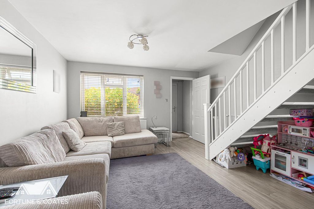 Property photo 3 of 18 Markwellwood_19.Jpg