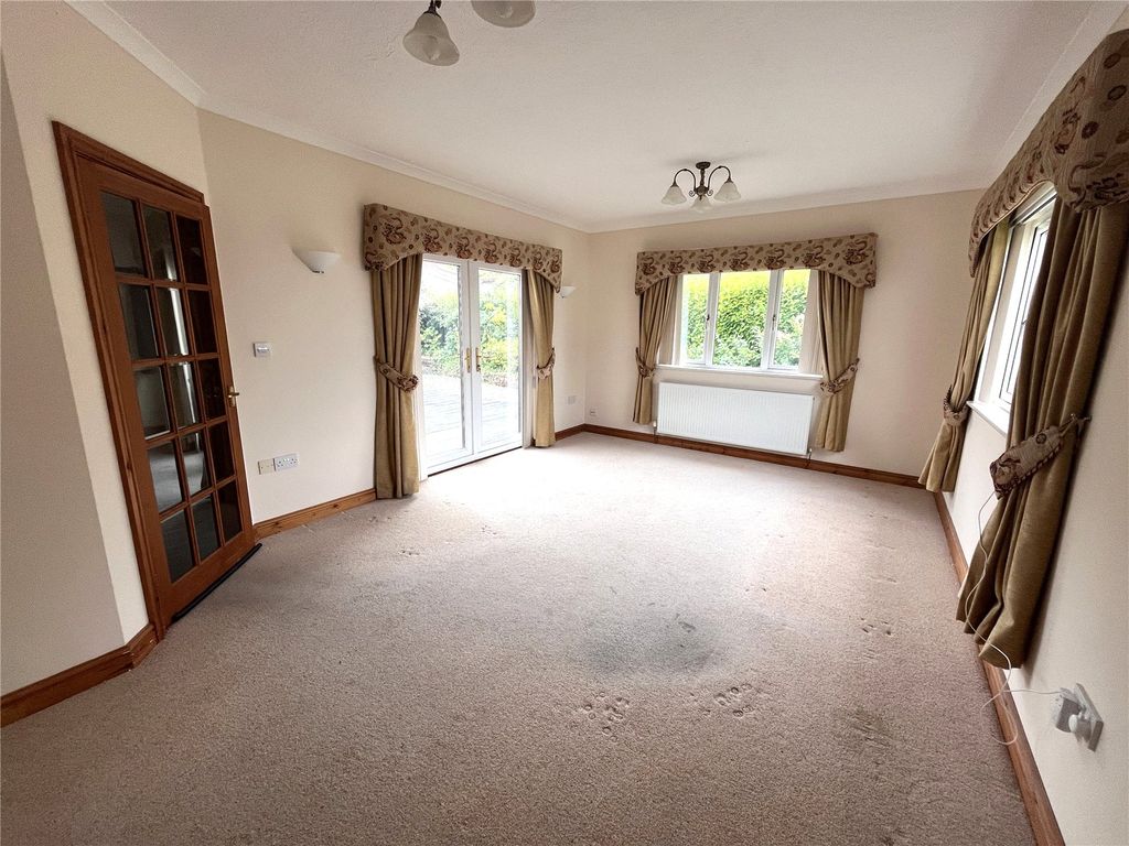 Property photo 3 of 22 Picture No. 05