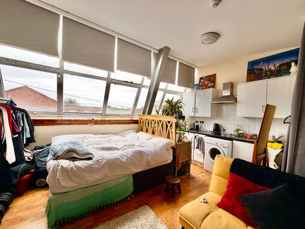 Property photo 2 of 3