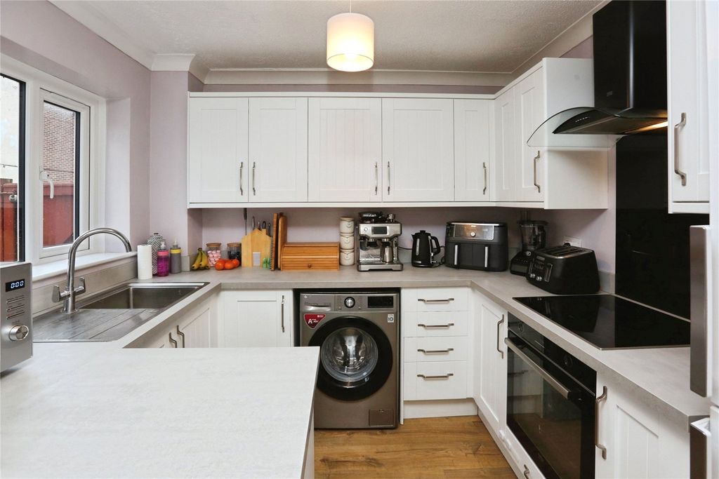 Property photo 3 of 14 Picture No. 10