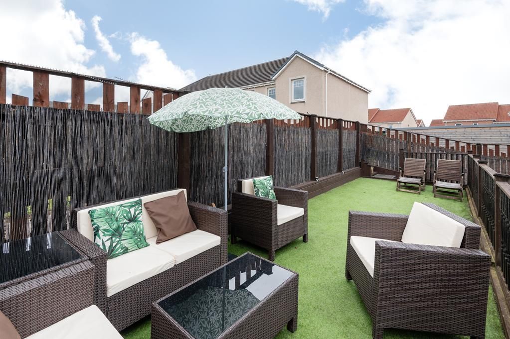 Property photo 2 of 20 Lev1360Pem Upper Garden.Jpg