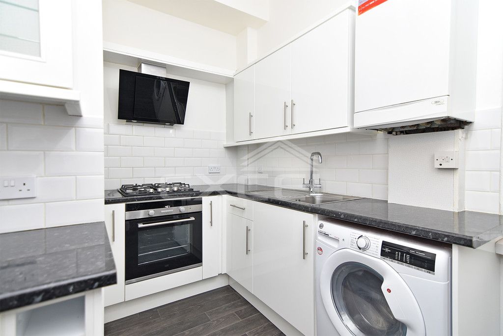 Property photo 2 of 5 Img_43127_7_Large