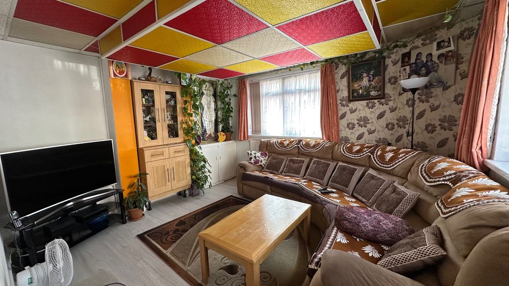 Property photo 2 of 23