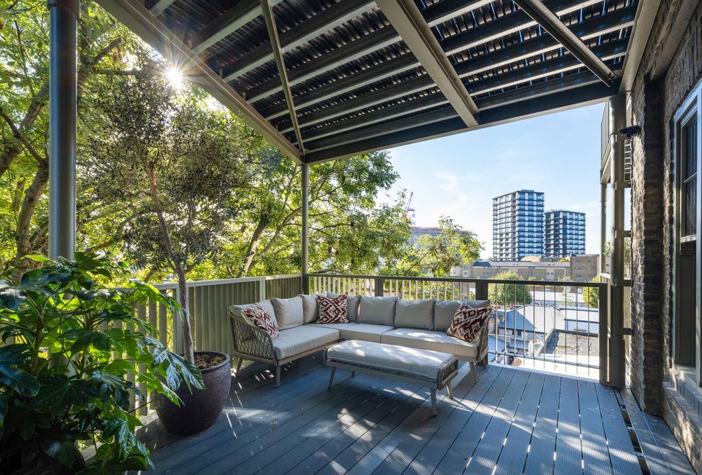 Property photo 1 of 9 Image